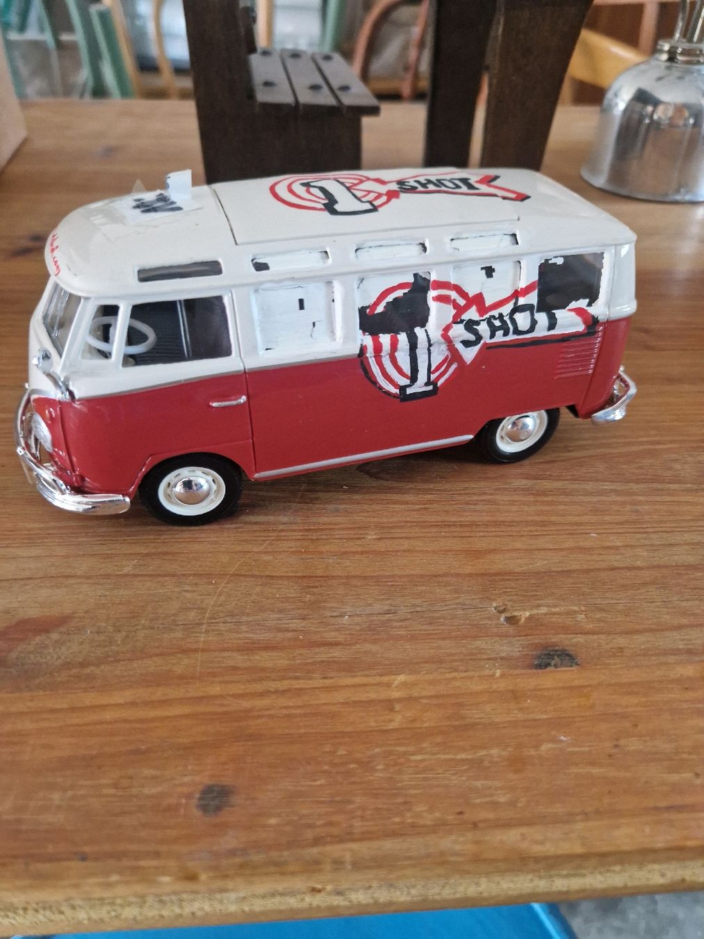 Volkswagen Modellautos: VW Bus Modellauto mit Aufklebern, Geschenkidee – Gebraucht aus Mörigen von Clio111 7