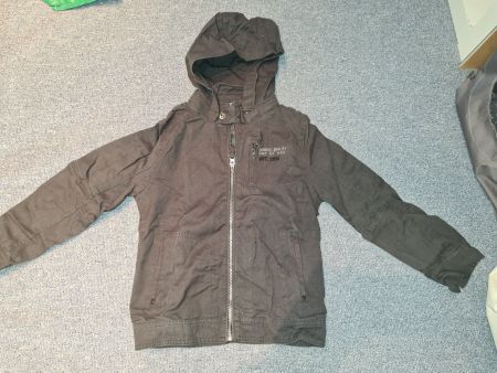 Dünne Jacke anthrazit Gr. 128 Neu