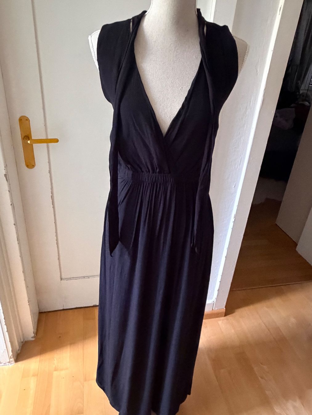 Kleider: Schönes Maxikleid von Minimum – Gebraucht aus Schaffhausen von _queen_c 1