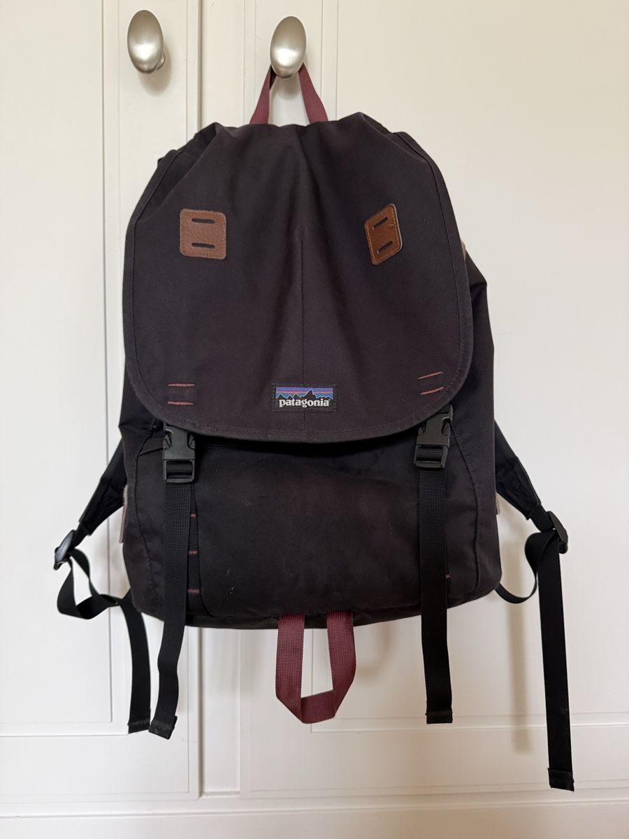 Patagonia Zaini: Patagonia Rucksack schwarz/rot – Usato da St. Gallen venduto da calendula123