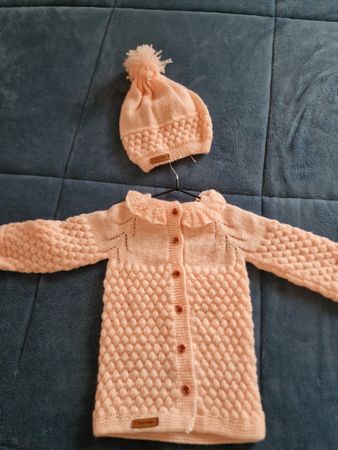 Süsses, handgemachtes Strick-Set für Babys, Grösse 68