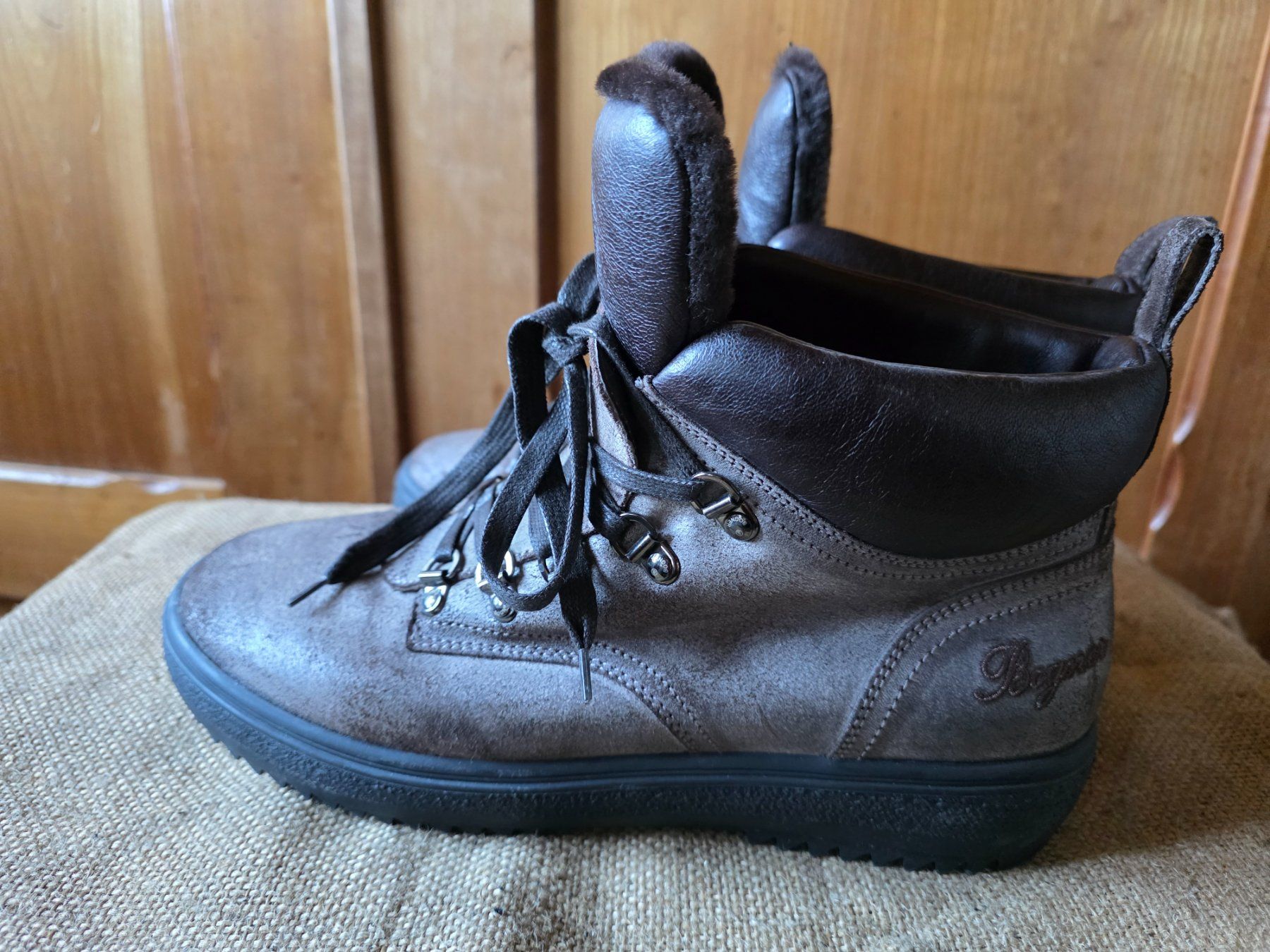 Bogner Scarpe da uomo: Willy Bogner - Winter Schuhe mit Spikes Grösse 42.5 – Usato da Walterswil BE venduto da Lonitti 5