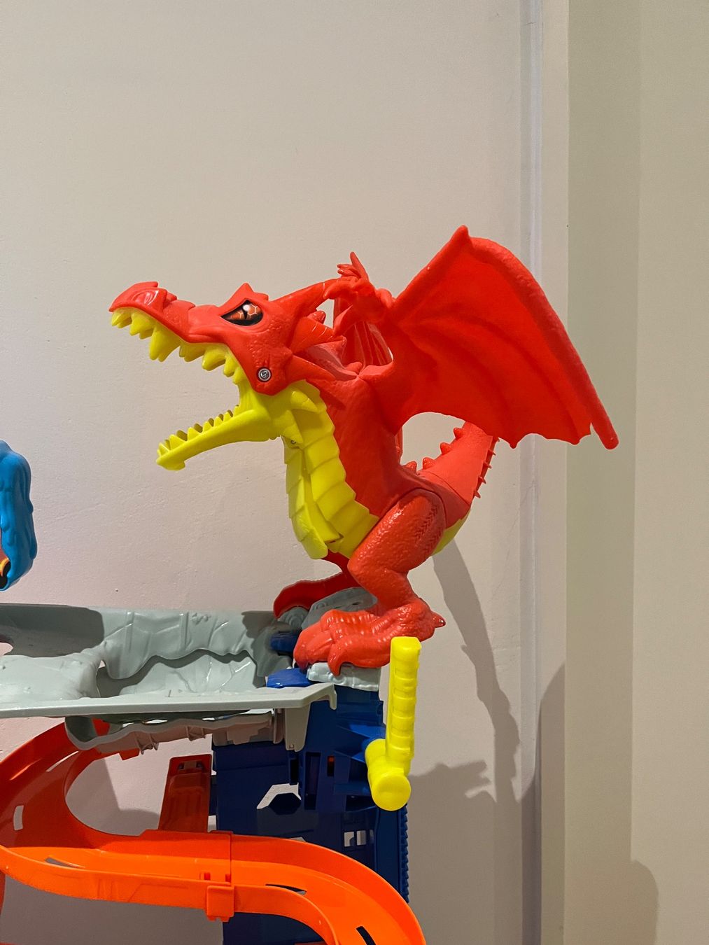 Hot Wheels Giocattoli: Hot Wheels Ultimate Garage mit Drache - Superspass! – Usato da Cham venduto da kar_6txb 1