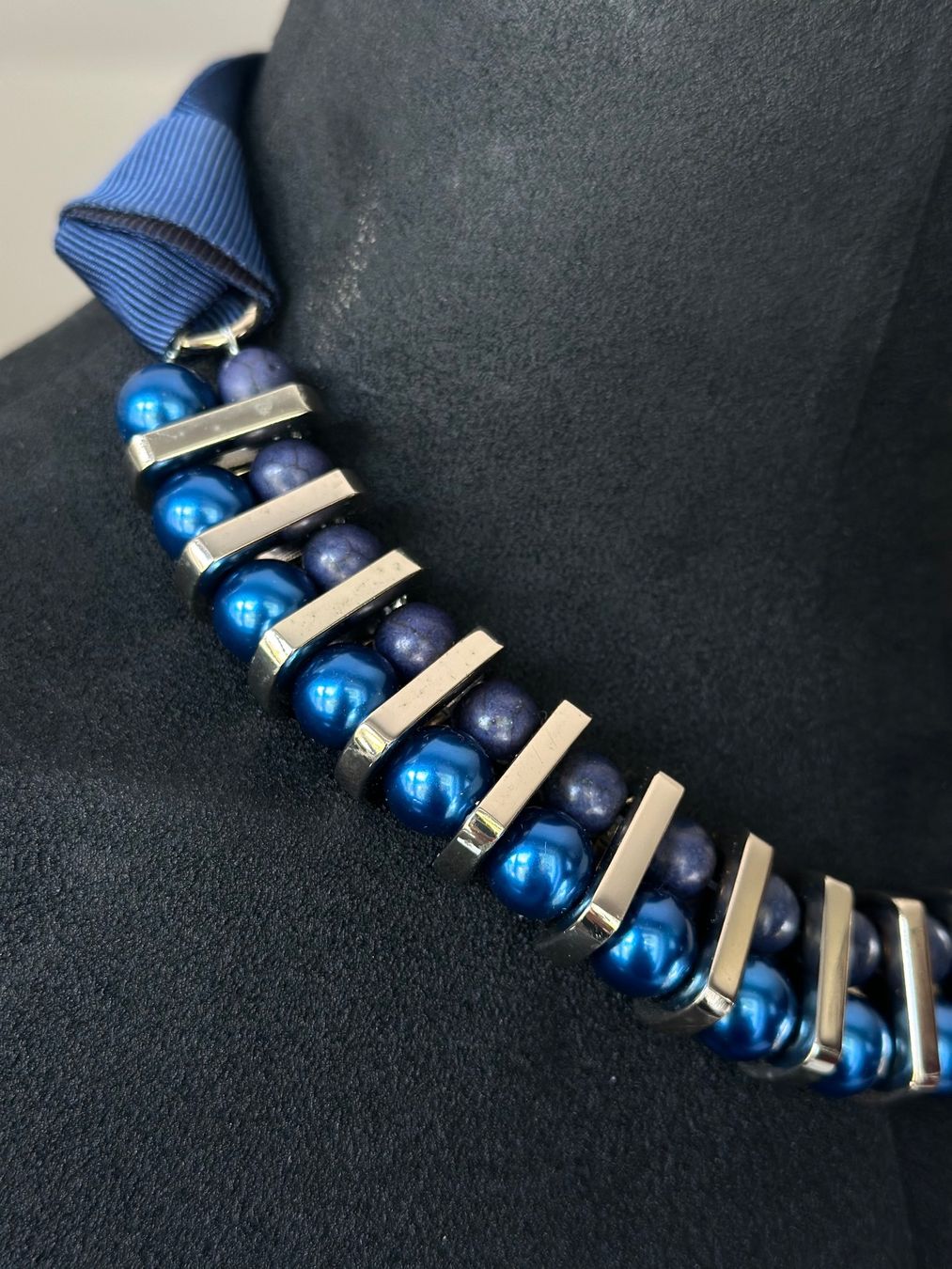 Max Mara Ketten: MaxMara Edle Statement Kette Blau Silber Perlen – Gebraucht aus Zufikon von Modestil365 2