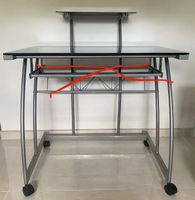 Bureau informatique verre noir avec étagère pour écran