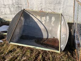 Chromstahl Wasserbecken mit Ständer und Gitterdeckel