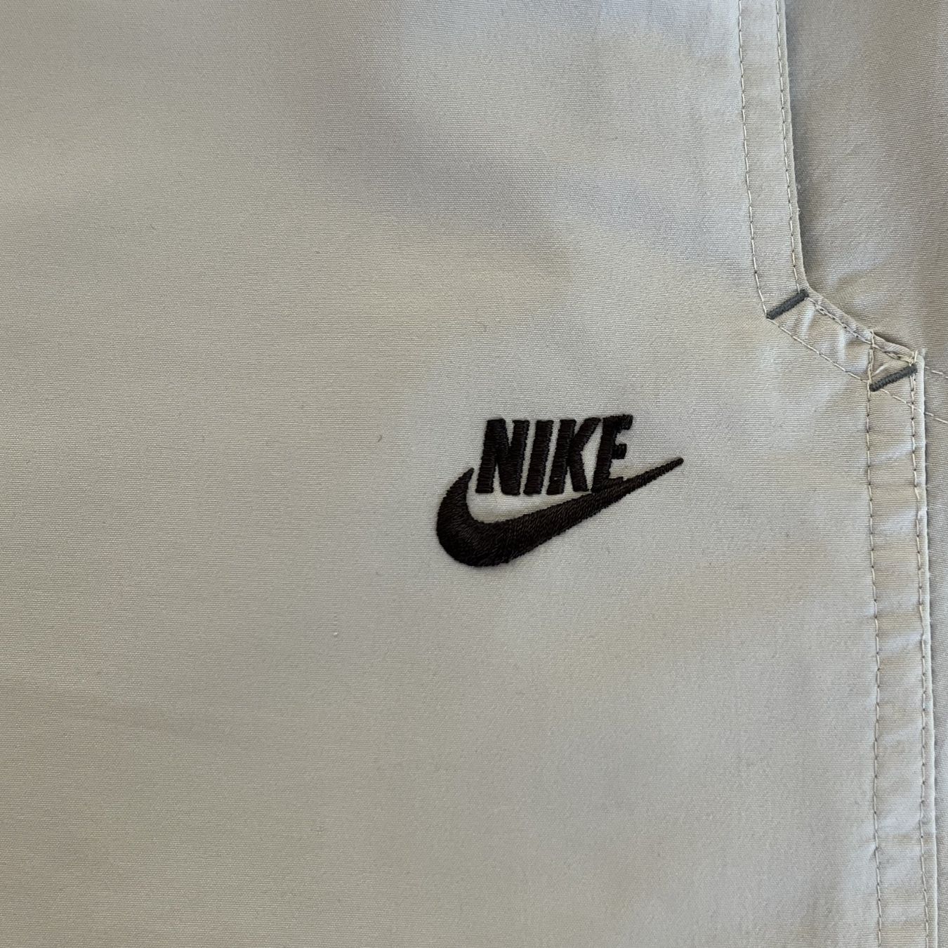 Nike Hosen: Vintage Nike Trackpant (M) – Gebraucht aus Chamoson von Sapoloshop 1