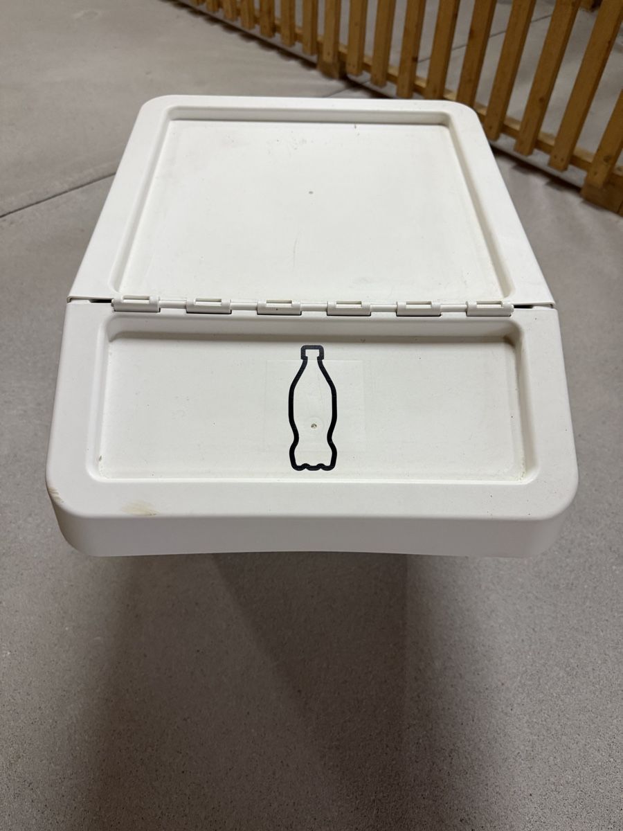 Ikea Behälter & Ähnliches: IKEA SORTERA Sortierbehälter mit Deckel – Gebraucht aus Pfäffikon ZH von Fruchtsaft 1