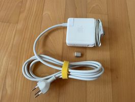 Original-Apple-Ladegerät MacSafe 1 mit MacSafe-2-Adapter