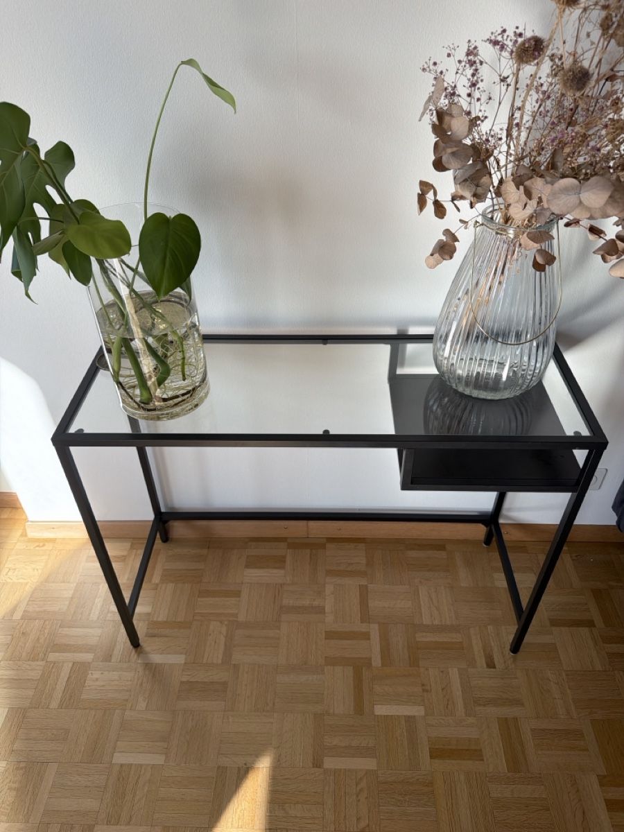 Ikea Tables: IKEA Tisch VITTSJÖ  – D'occasion à Zürich par joy_f8j5 2