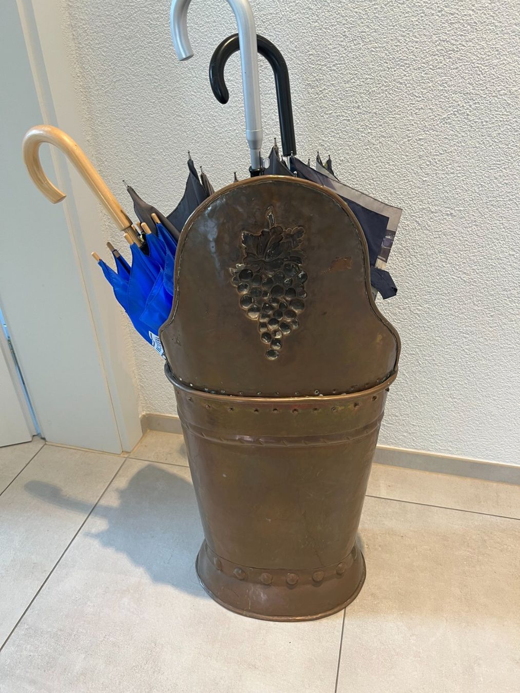 Sonstige Büroeinrichtungen: Antiker Schirmständer Kupfer Weinbrennnte – Gebraucht aus Zürich von ennovy01 1
