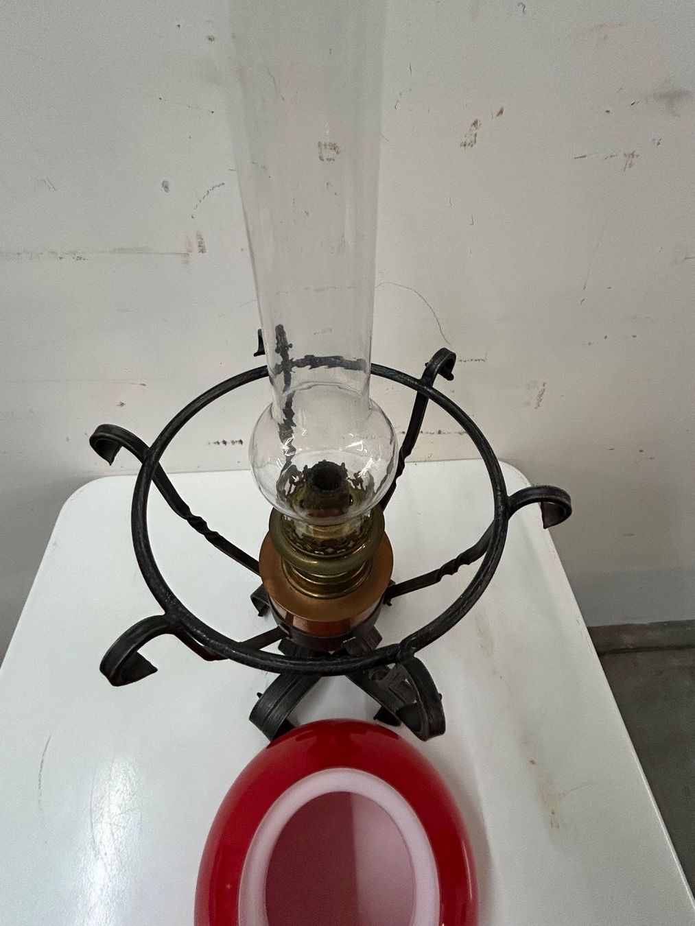Lampade: Petrollampe aus Eisen Messing und Glas – Usato da Zürich venduto da Levelart 7