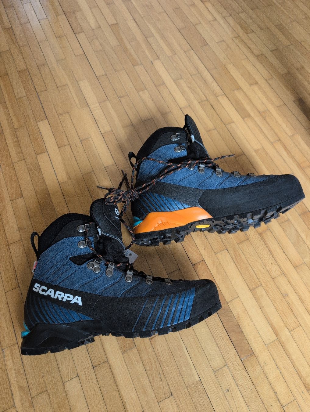 Scarpa Scarpe da uomo: Scarpa Ribelle HD | Size 41.5 | NEW – Nuovo e nell'imballaggio originale da Zürich venduto da mai_vc7s