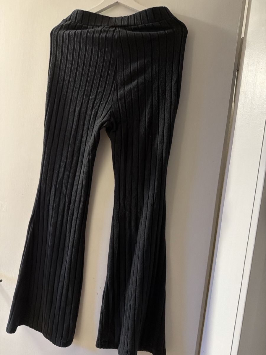 Hosen: Damen Schlaghose schwarz – Gebraucht aus zürich von resagrev 1