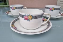 KPM Germany 3 Vintage Teetassen mit Untertassen, Rosenmuster