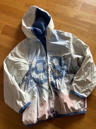 Schöne leichte Wendejacke Gr. 116
