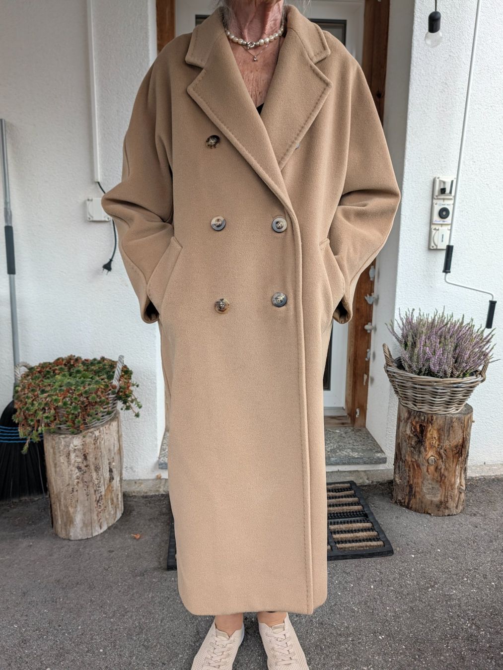 Max Mara Cappotti: Max Mara Kashmir Mantel - beige – Usato da Zürich venduto da egosamtweich