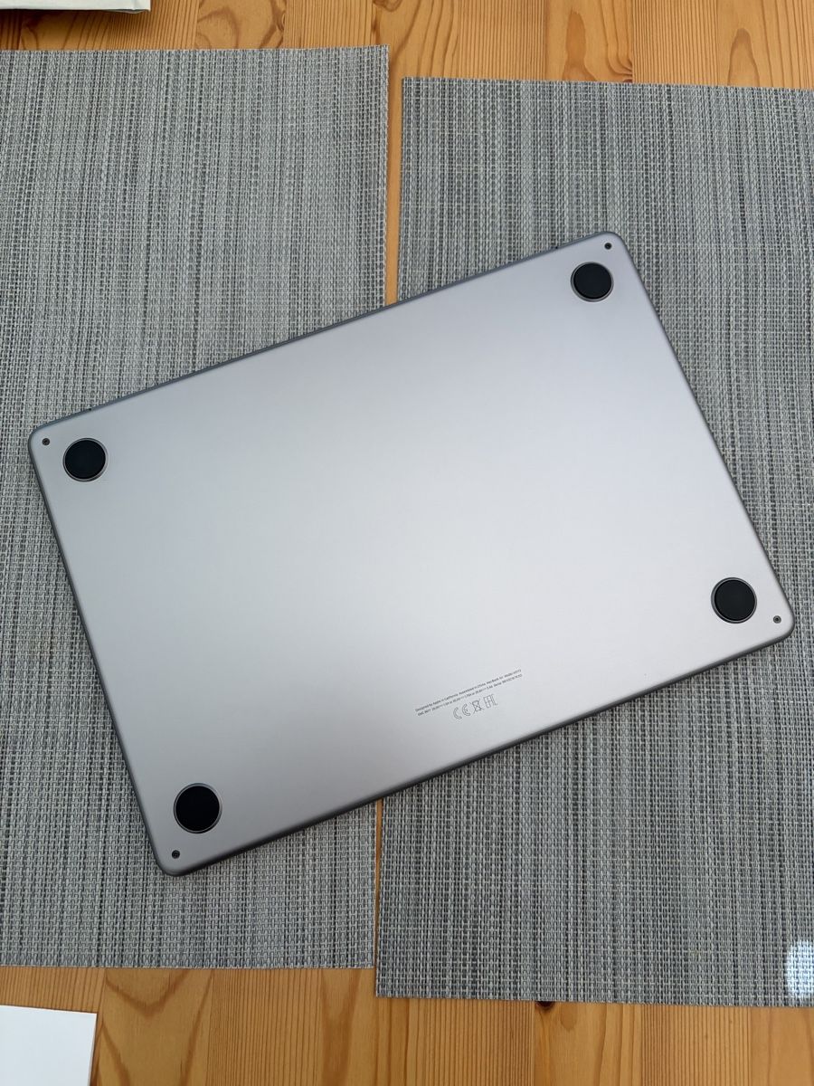 Apple Notebook: MacBook Air M3 10-Core GPU 24GB RAM 512GB Storage Space Grey – Nuovo (secondo la descrizione) da Basel venduto da Mr.Krabs1990 2