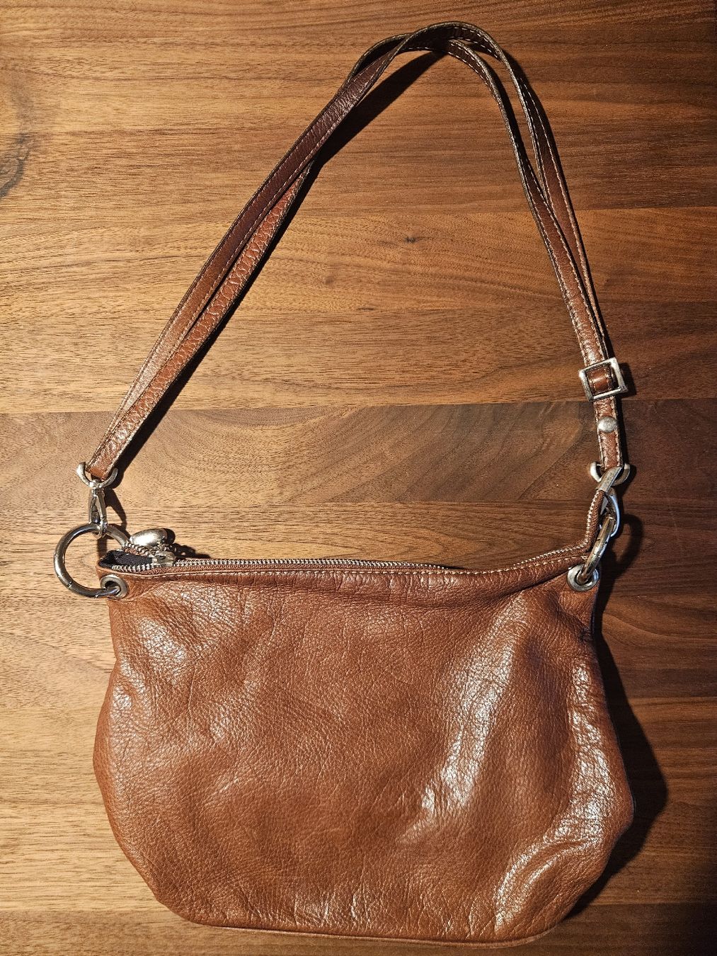 Taschen: Hübsche Ledertasche – Gebraucht aus Luzern von blackcat010