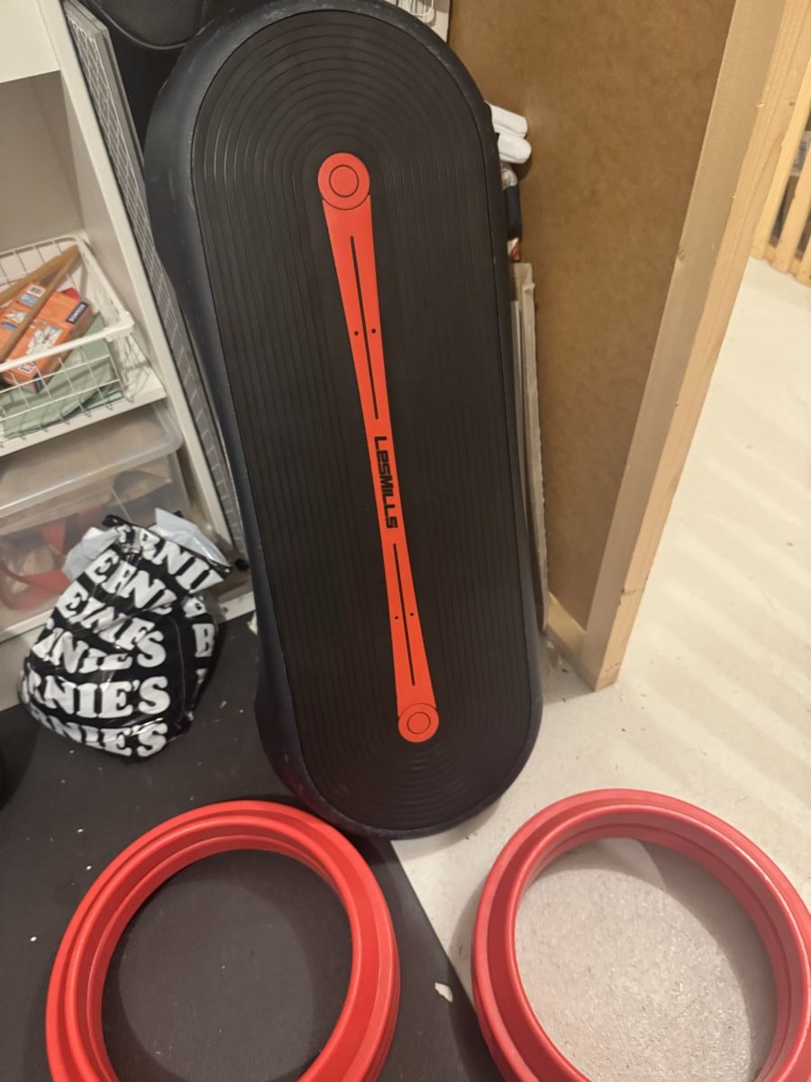 Hometrainer: Les Mills Step Platform inkl. 2er Riser gebrauchter Zustand – Usato da Uitikon Waldegg venduto da Vibora1959 2