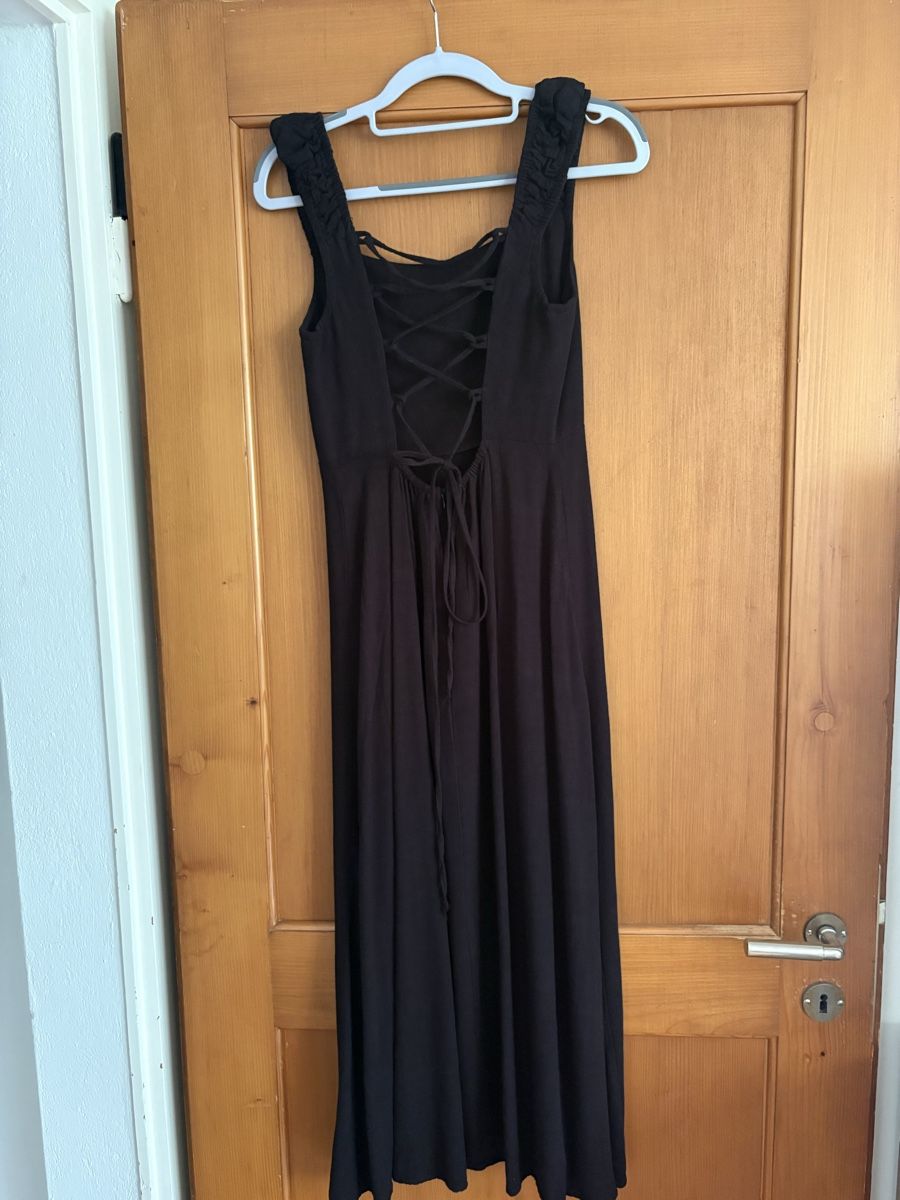Stradivarius Robes: black summer dress – D'occasion à Grindelwald par juliacieeslak 2