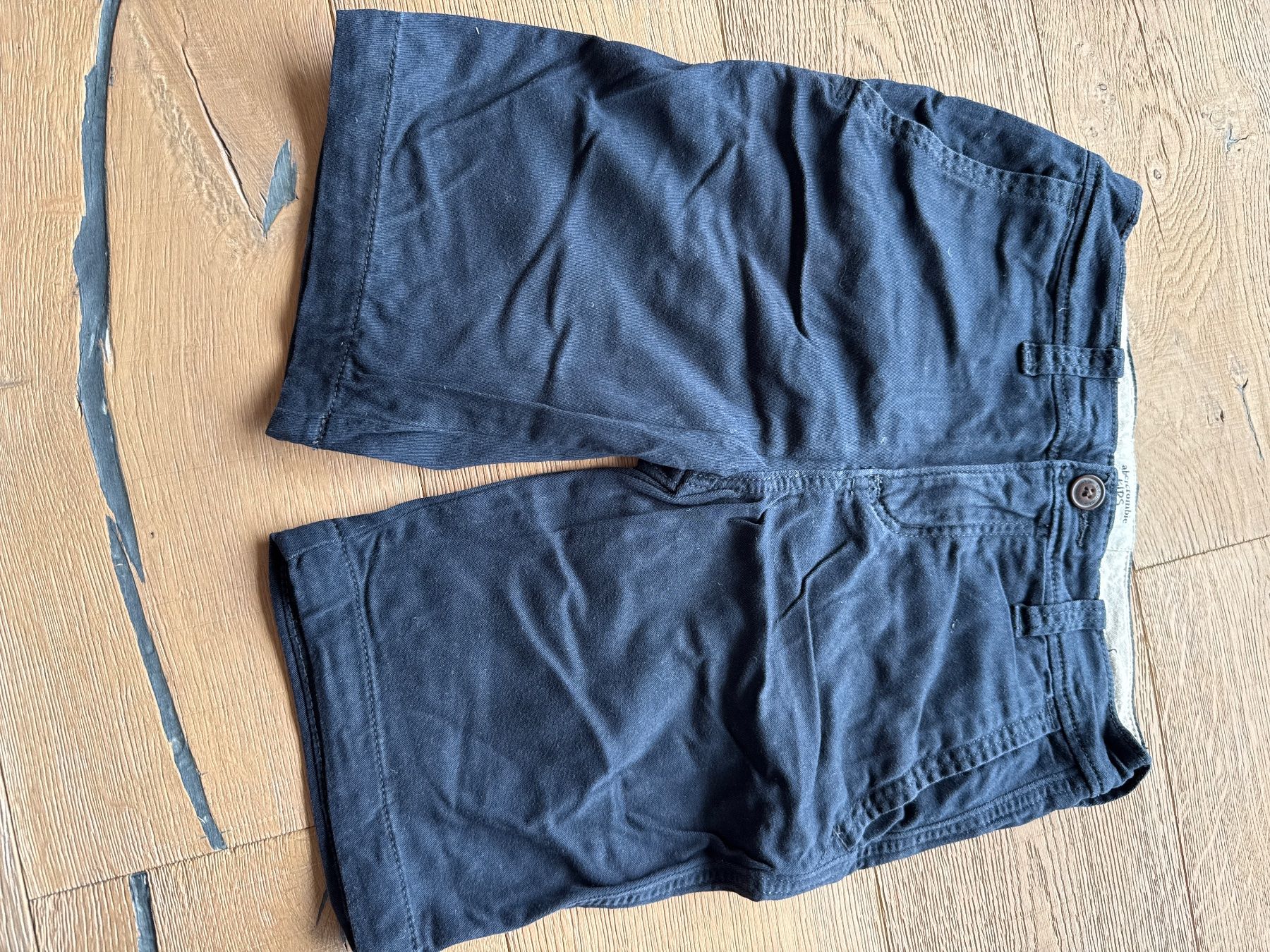 Abercrombie Pantaloni: Abercrombie Bermudas Gr. 11/12 – Nuovo (secondo la descrizione) da Himmelried venduto da Dievole