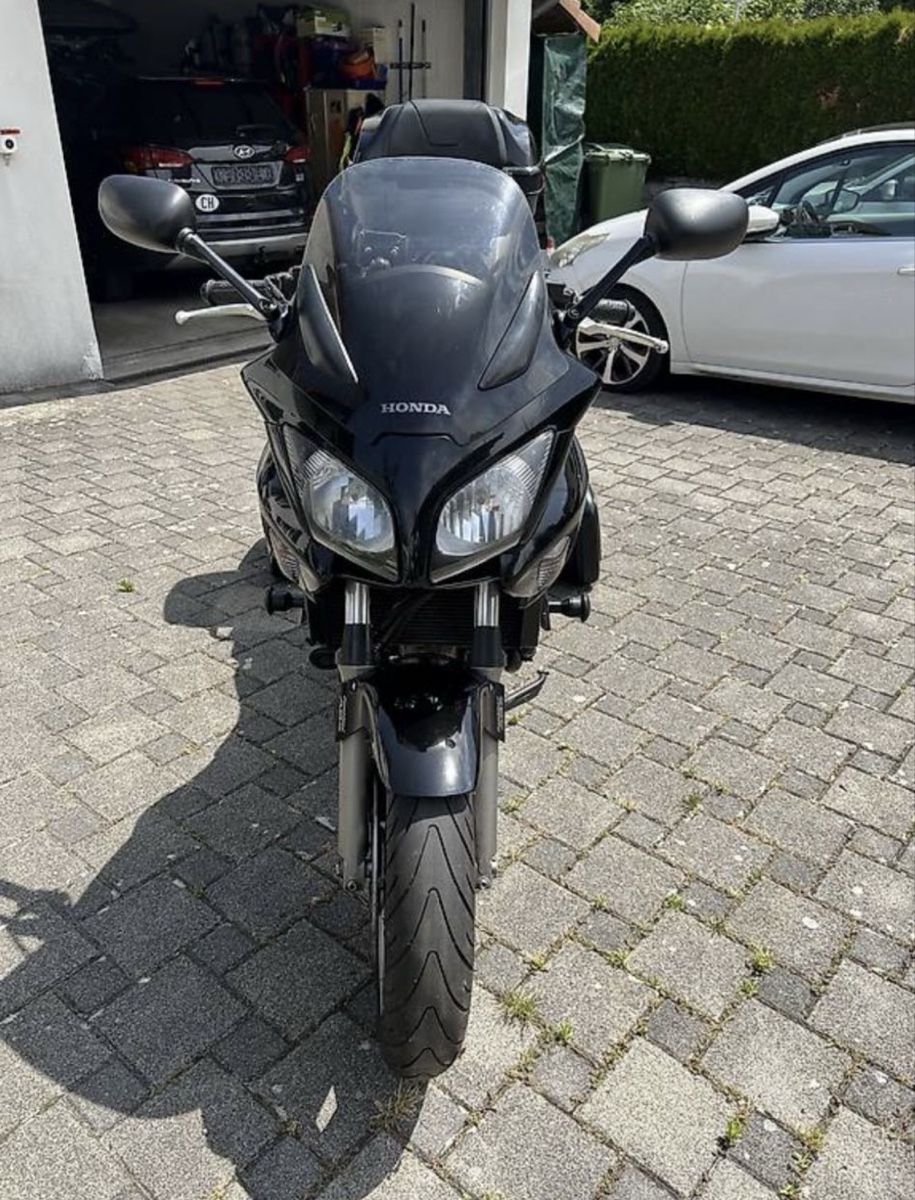 Honda Strada: Honda CBF 1000A Inkl. Topcase/Seitenkoffer – Usato da Biel/Bienne venduto da Monroe222 2
