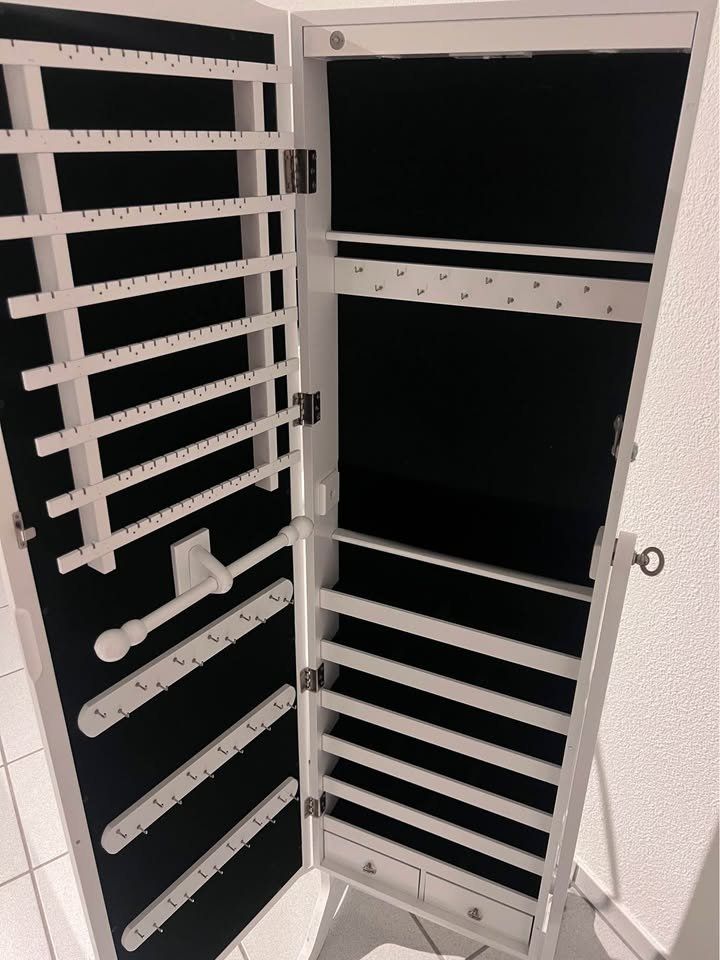 Schränke: Schmuckschrank Fixer Preis – Neu (gemäss Beschreibung) aus Solothurn von sl_27 1