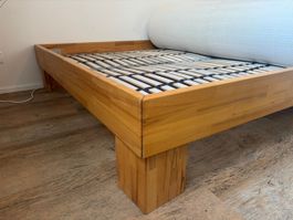 Holz-Bettgestell 160x200cm inkl. Lattenrost und Matratze