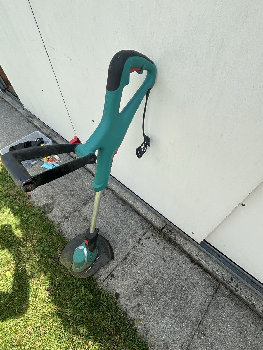 Bosch Rasenmäher: Fadenmäher Trimmer – Gebraucht aus Ebikon von monkey1984