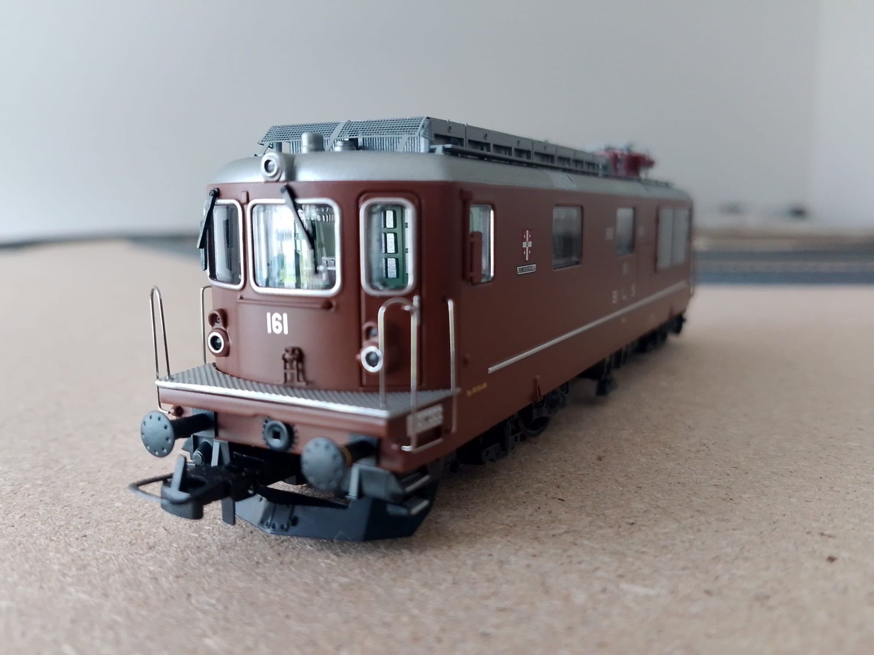 SBB/CFF/FFS Modelleisenbahnen: SBB&BLS LOKS (gleich&Wechselstrom) – Neu und originalverpackt aus Interlaken von choenu