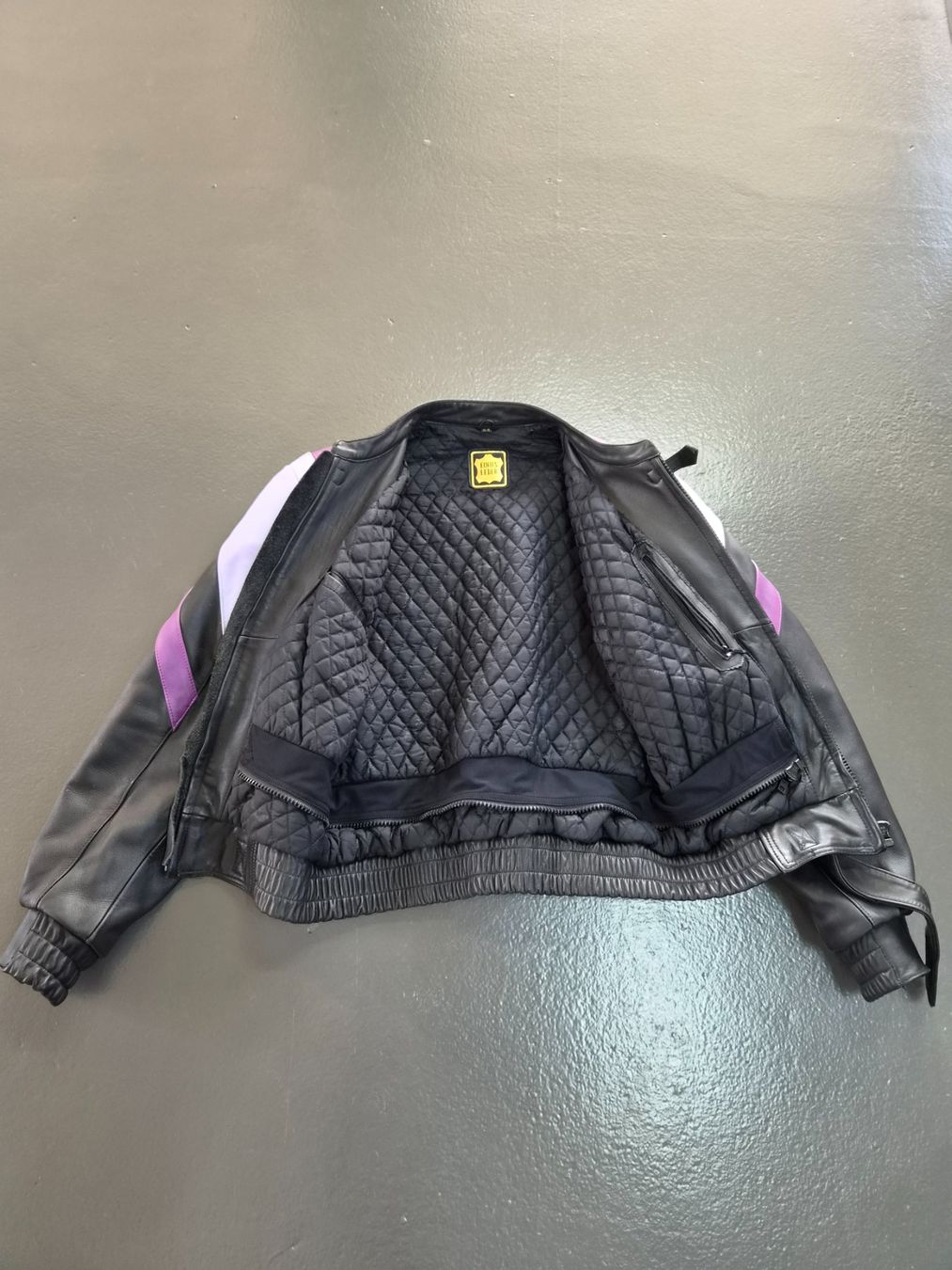 IXS Vestes: IXS MOTORRAD LEDERJACKE – D'occasion à Schötz par Omega64 1