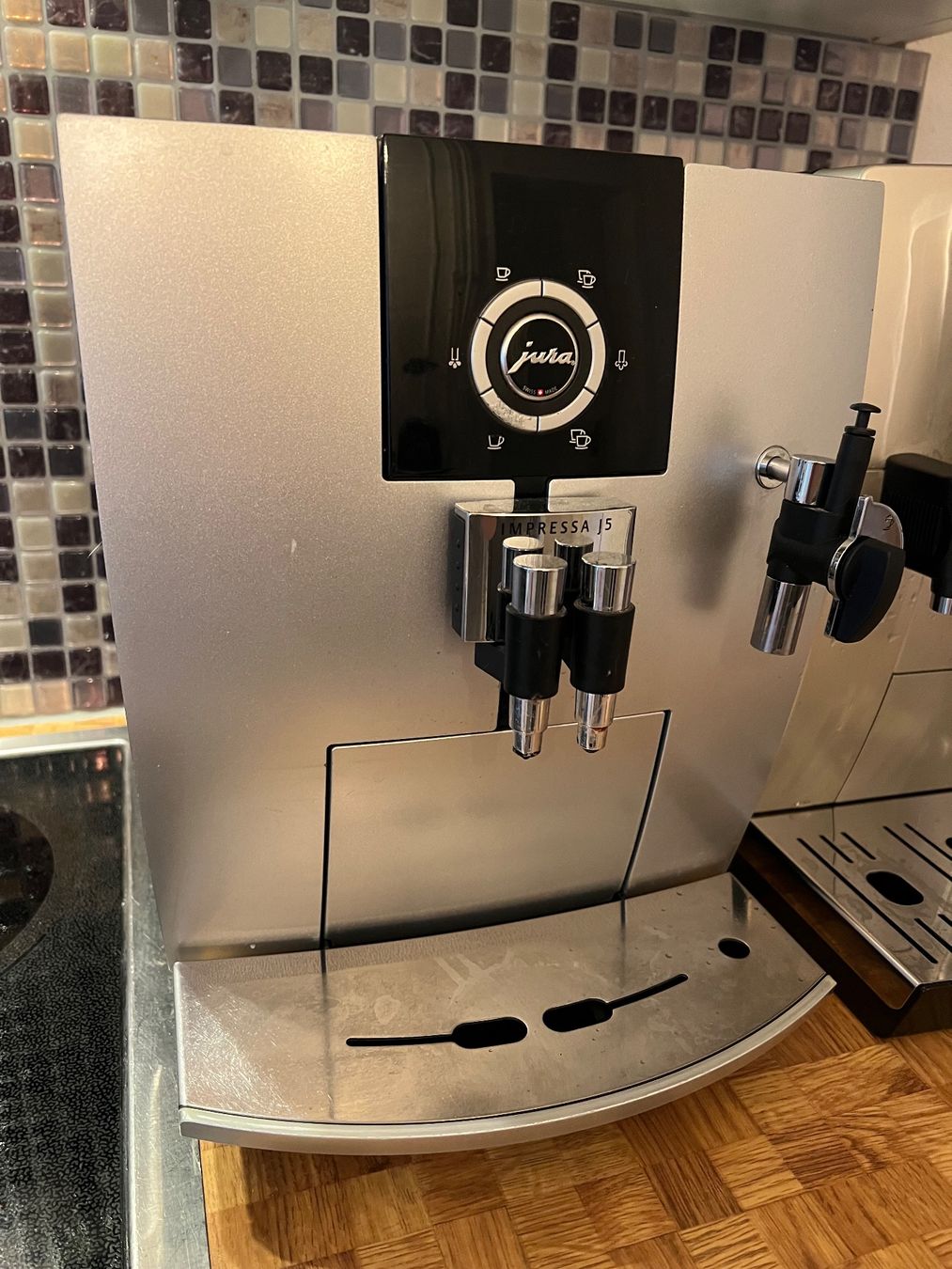 Jura Kaffeemaschinen & Espressomaschinen: Jura Impressa J5 – Gebraucht aus Thun von ann_rt6w 1