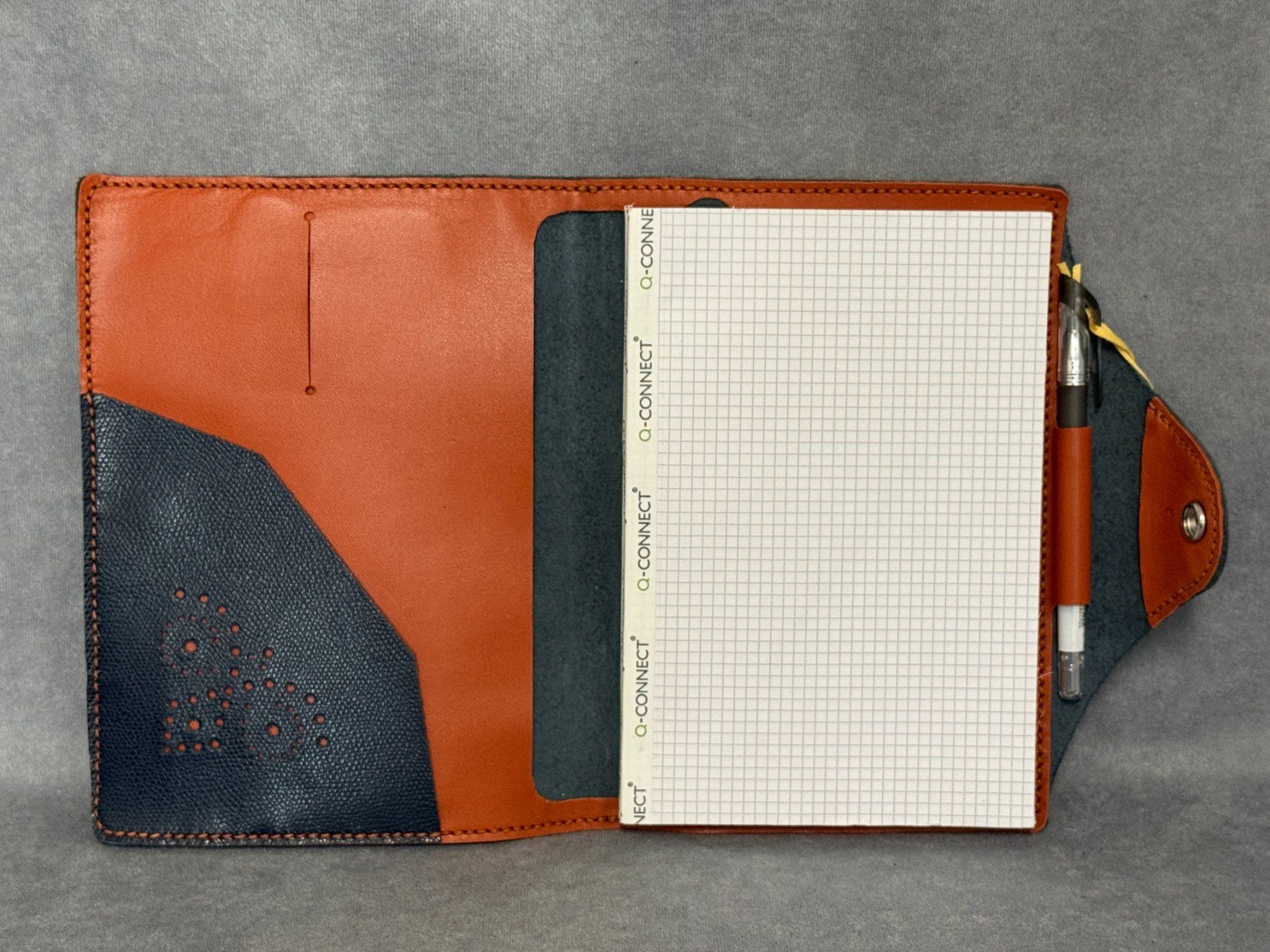 Blocchi: Leder Schreibmappe, 50 % Rabatt infolge Sortimentswechsel – Nuovo (secondo la descrizione) da Wil SG venduto da Rost2023 1