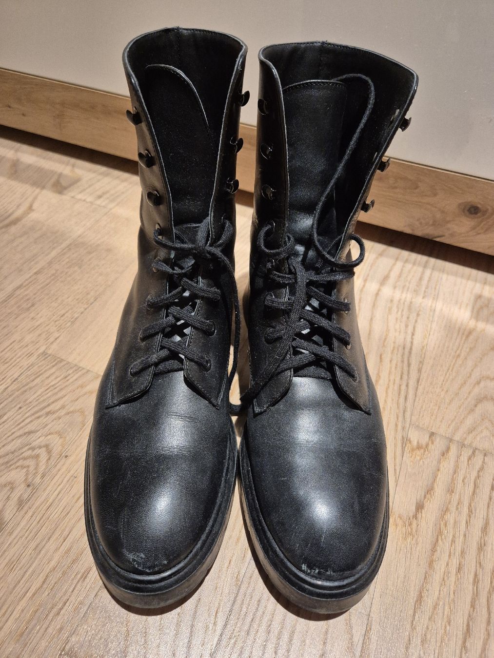 Stuart Weitzman Scarpe da donna: Stuart Weitzman Leather Black Boots EU 37 with Lace – Usato da Spreitenbach venduto da Catticoooorn 2