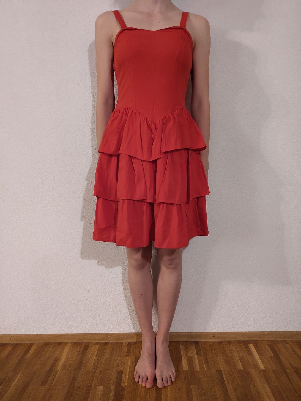 Vestiti: Rotes Rüschenkleid, Gr. S – Usato da Lenzburg venduto da veloev