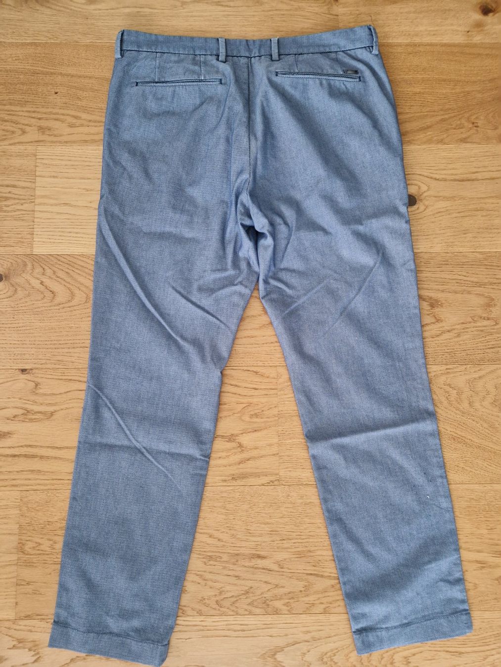 Hugo Boss Hosen: Hugo Boss Gr. 50 – Gebraucht aus Davos-Dorf von Bpelikan 1
