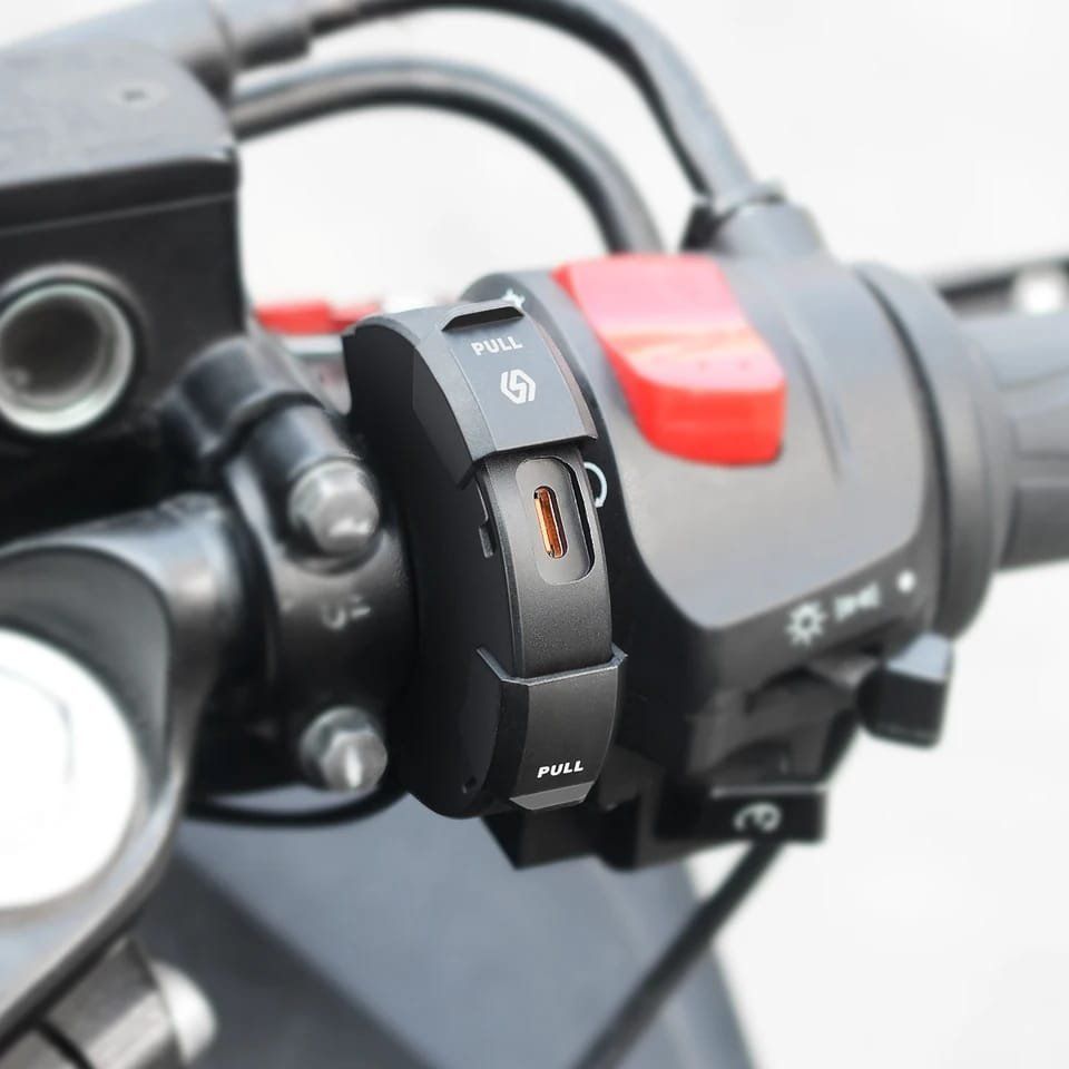 Tutti i ricambio per moto: 12V USB C Steckdosen Motorrad oder Roller – Nuovo e nell'imballaggio originale da Winterthur venduto da Neilpryde01 1