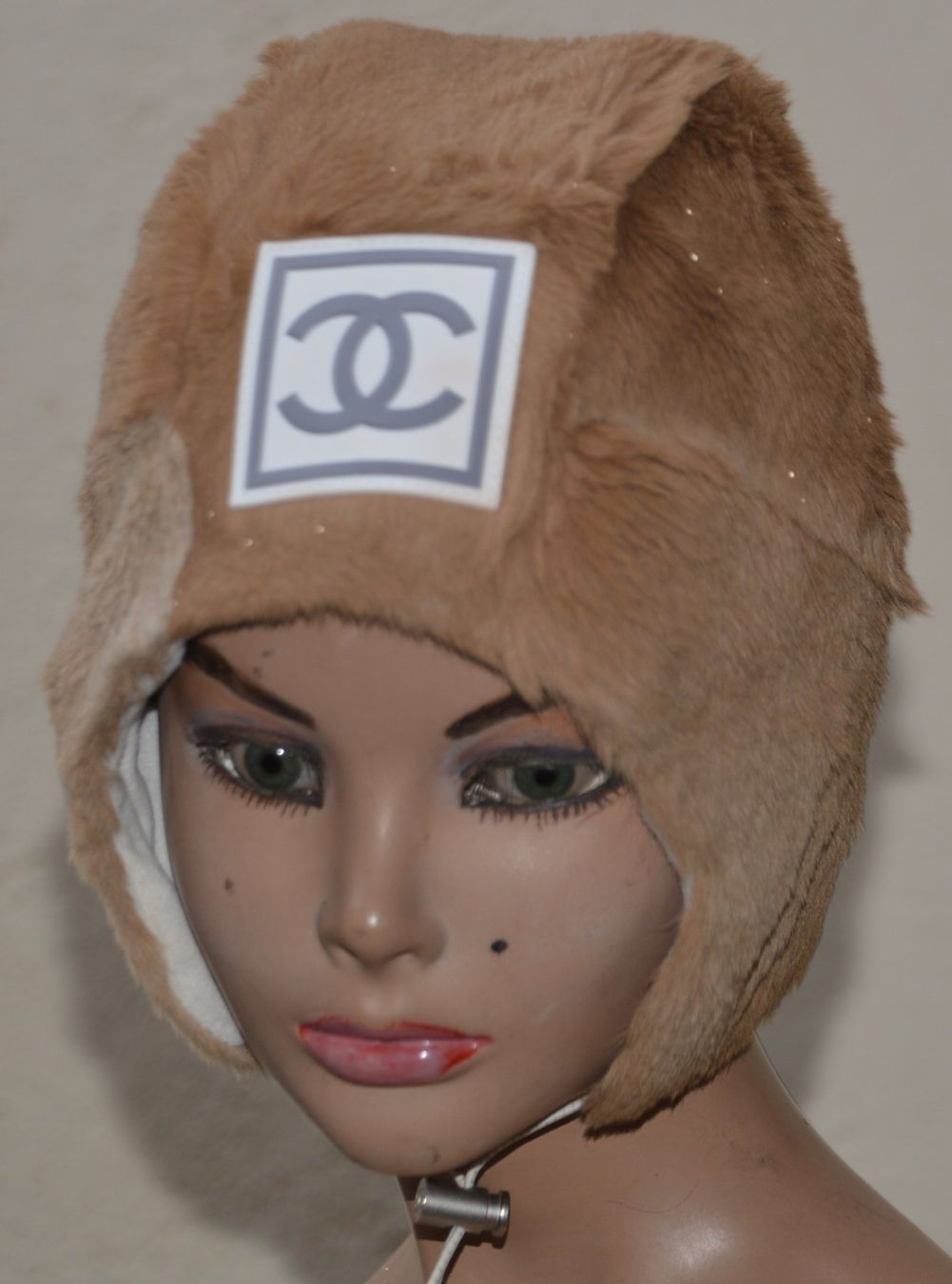 Chanel Copricapi, berretti & cappellini: Chanel shapka / Mütze .M - 56/57 – Usato da Collonges venduto da Auganien 3