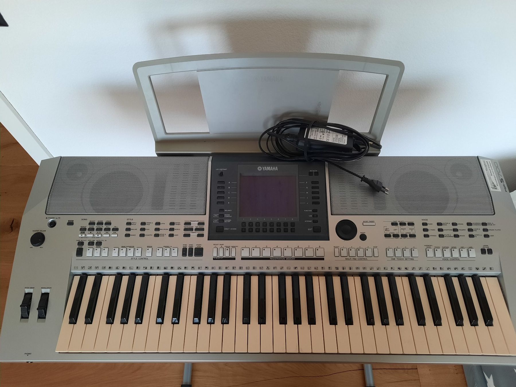 Yamaha Strumenti musicali: Yamaha Keyboard PSR-S700 mit Ständer & Netzteil – Usato da Altnau venduto da willpower71 1