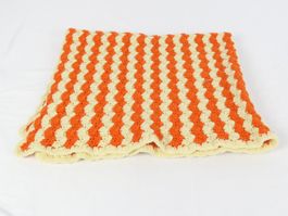 HANDARBEIT Gehäkelte Babydecke orange/gelb
