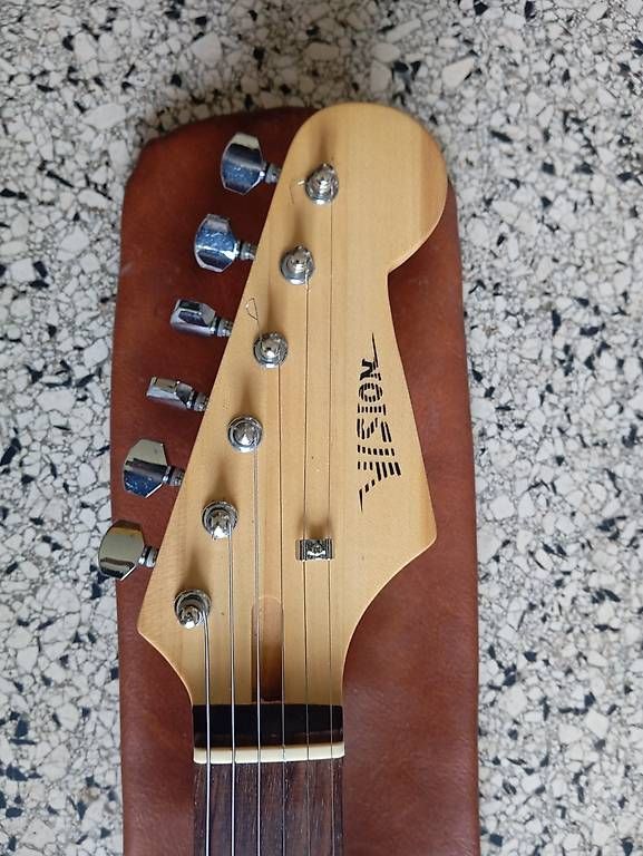Instruments de musique: Stratocaster E-Gitarre von Vision – D'occasion à Basel par Petergunn 4
