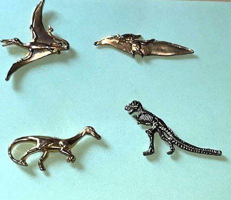 Statuette: Dinosaurier Figuren Set 4 Stk. neu – Nuovo (secondo la descrizione) da Lutzenberg venduto da Truhe