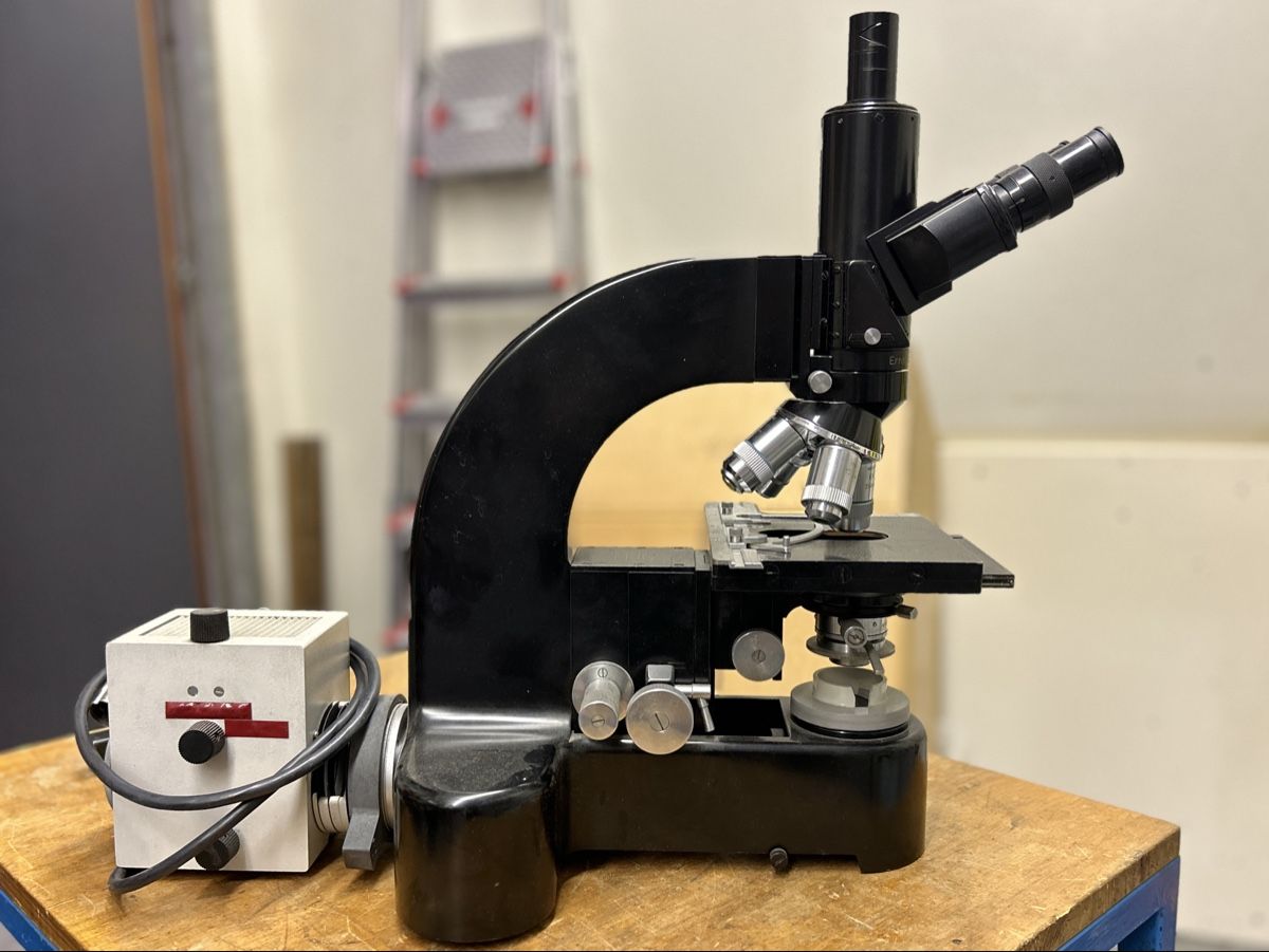 Leitz Mikroskopie: Leica Wetzlar Leitz Wild Microscope Sciences Technology Phar – Gebraucht aus Cointrin von vrossi 1