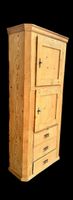 Antiker Tannenschrank mit Schubladen