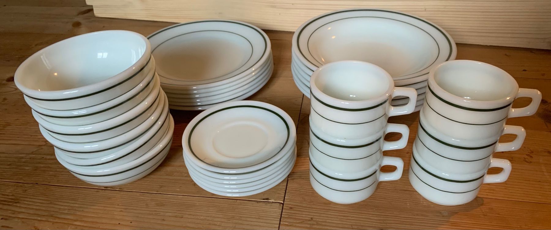 Set di piatti: Geschirrsortiment der CH Armee – Usato da Goldingen venduto da Bergler012 1