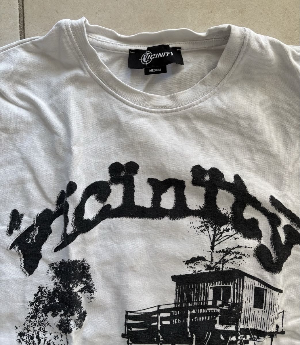 T-shirt: Vicinity Oversized Shirt (M) Neuwertig – Usato da Wettingen venduto da gabric58 1