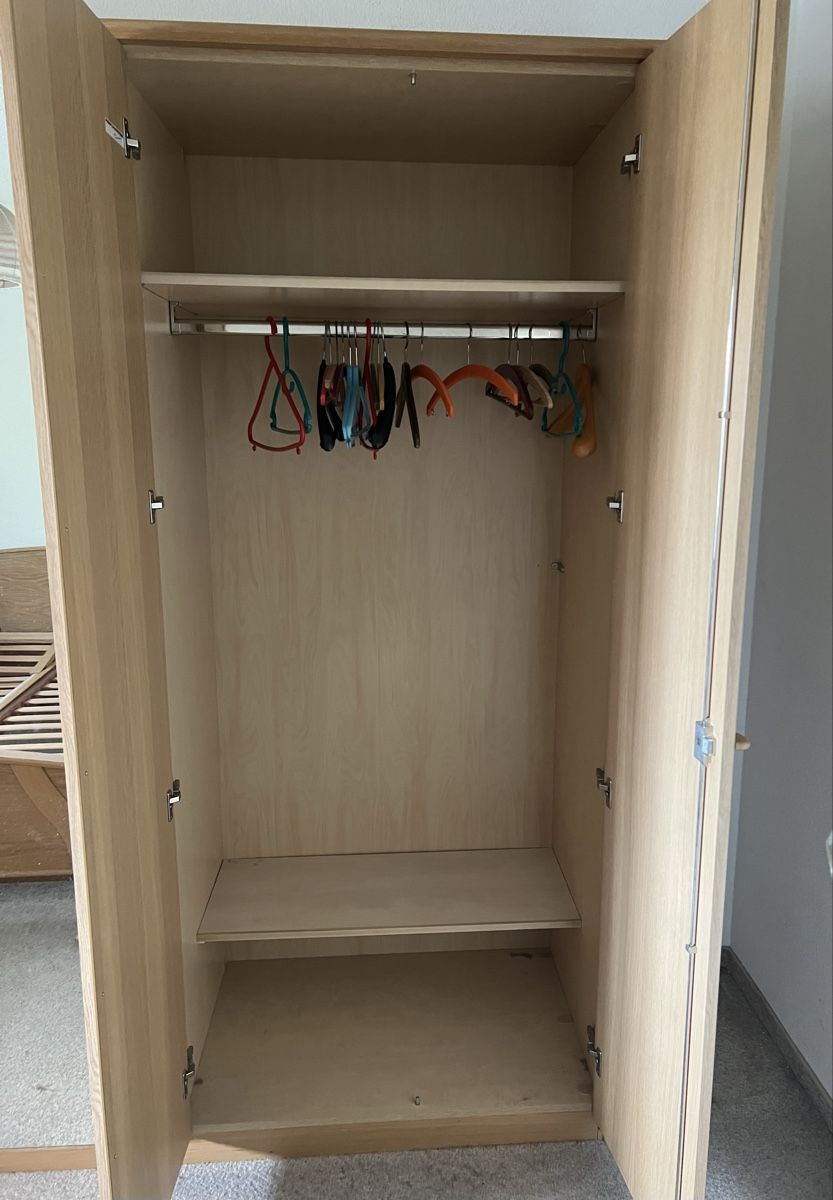 Armadi: Schrank / Kleiderschrank – Usato da Ehrendingen venduto da nz9_y29p 1