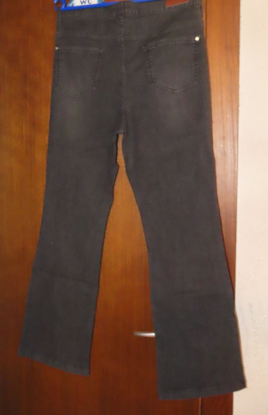 Jeans: Jeans gris foncé bootcut, taille 40, neuf – Nuovo (secondo la descrizione) da Troistorrents venduto da Marion70 1