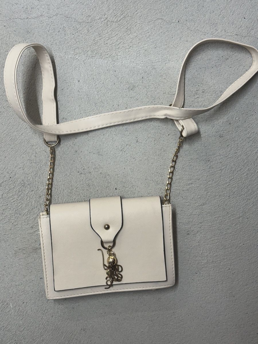 Borse da donna: Damen Tasche weiss mit Kette – Usato da Güttingen venduto da Nkskn